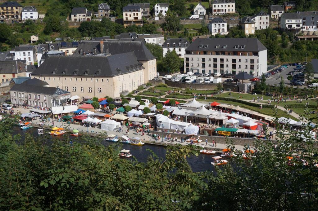 Gite La Gernelle Bouillon Eksteriør bilde
